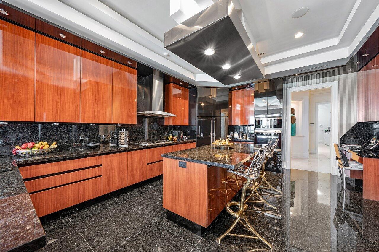 SAILFISH POINT - Residential