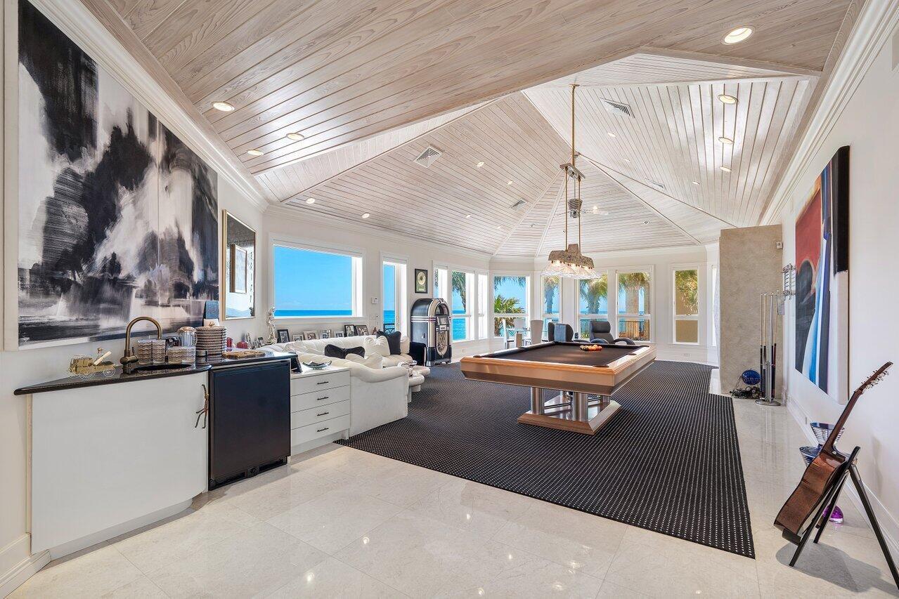 SAILFISH POINT - Residential