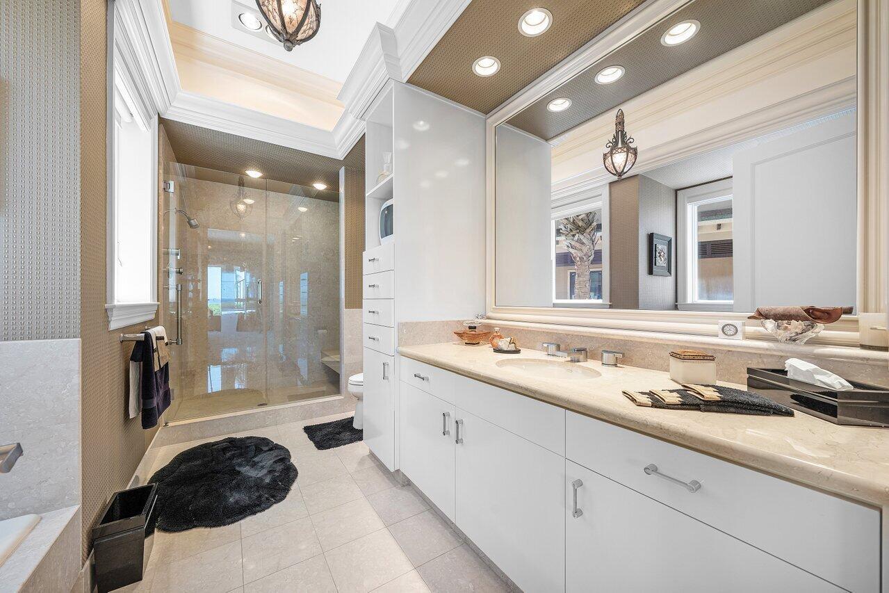 SAILFISH POINT - Residential