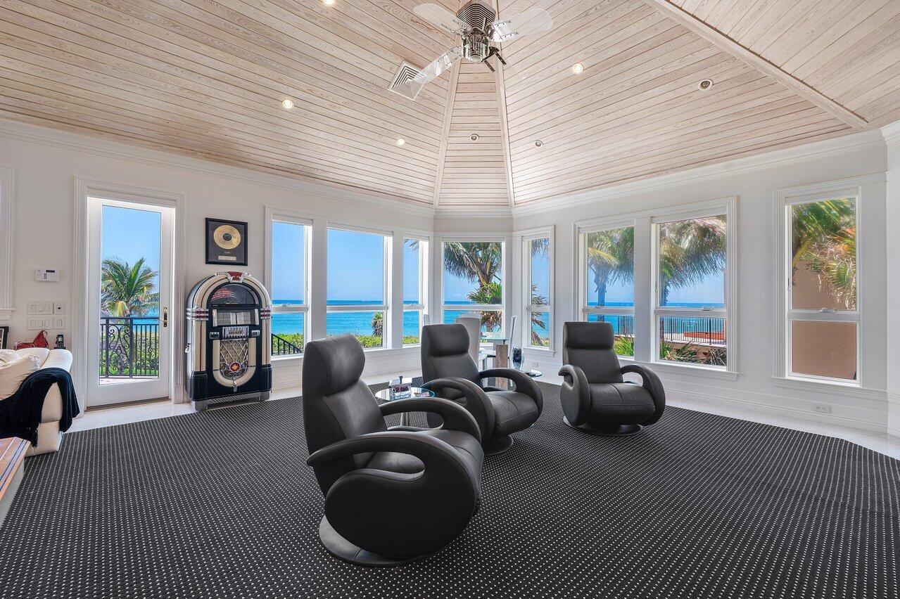 SAILFISH POINT - Residential