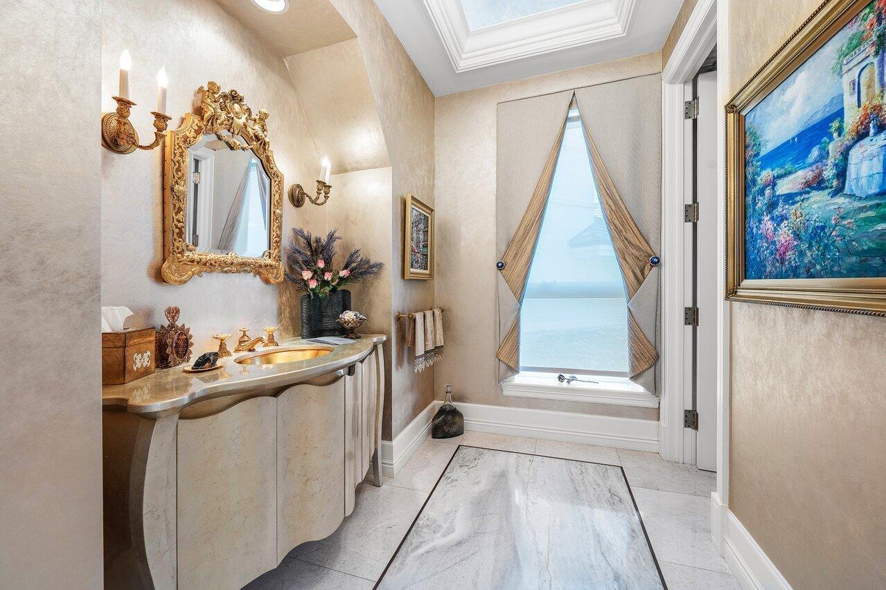 SAILFISH POINT - Residential