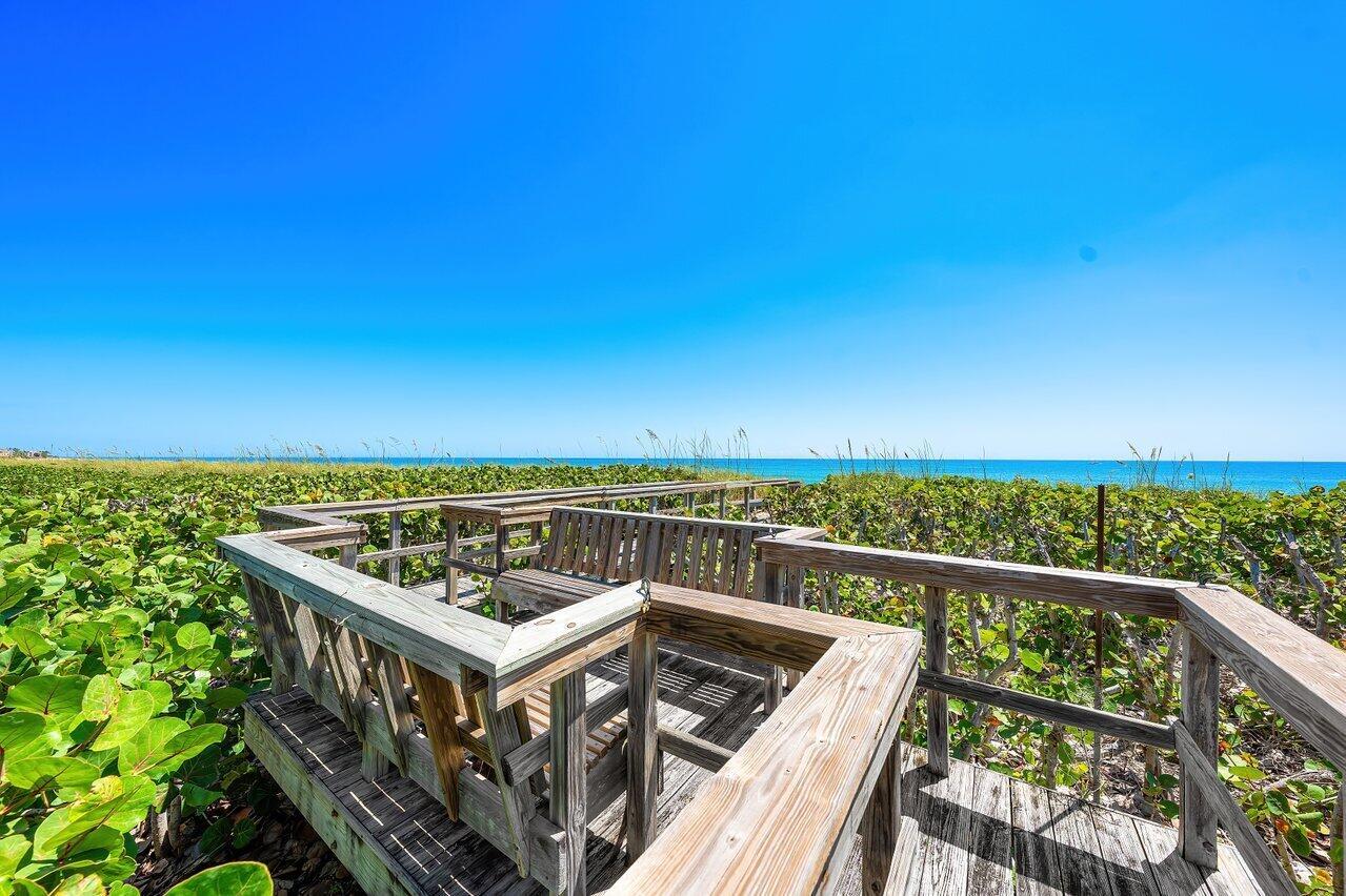 SAILFISH POINT - Residential