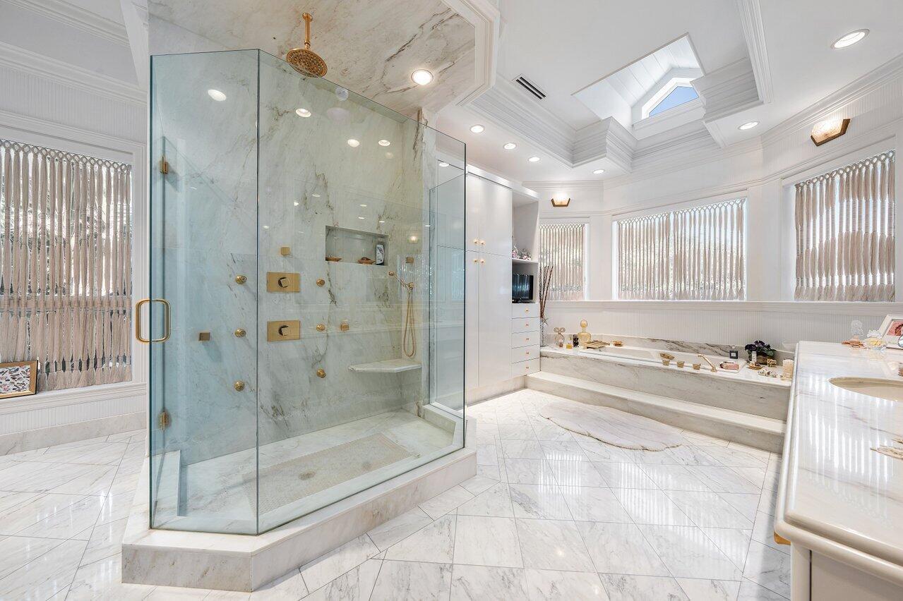 SAILFISH POINT - Residential