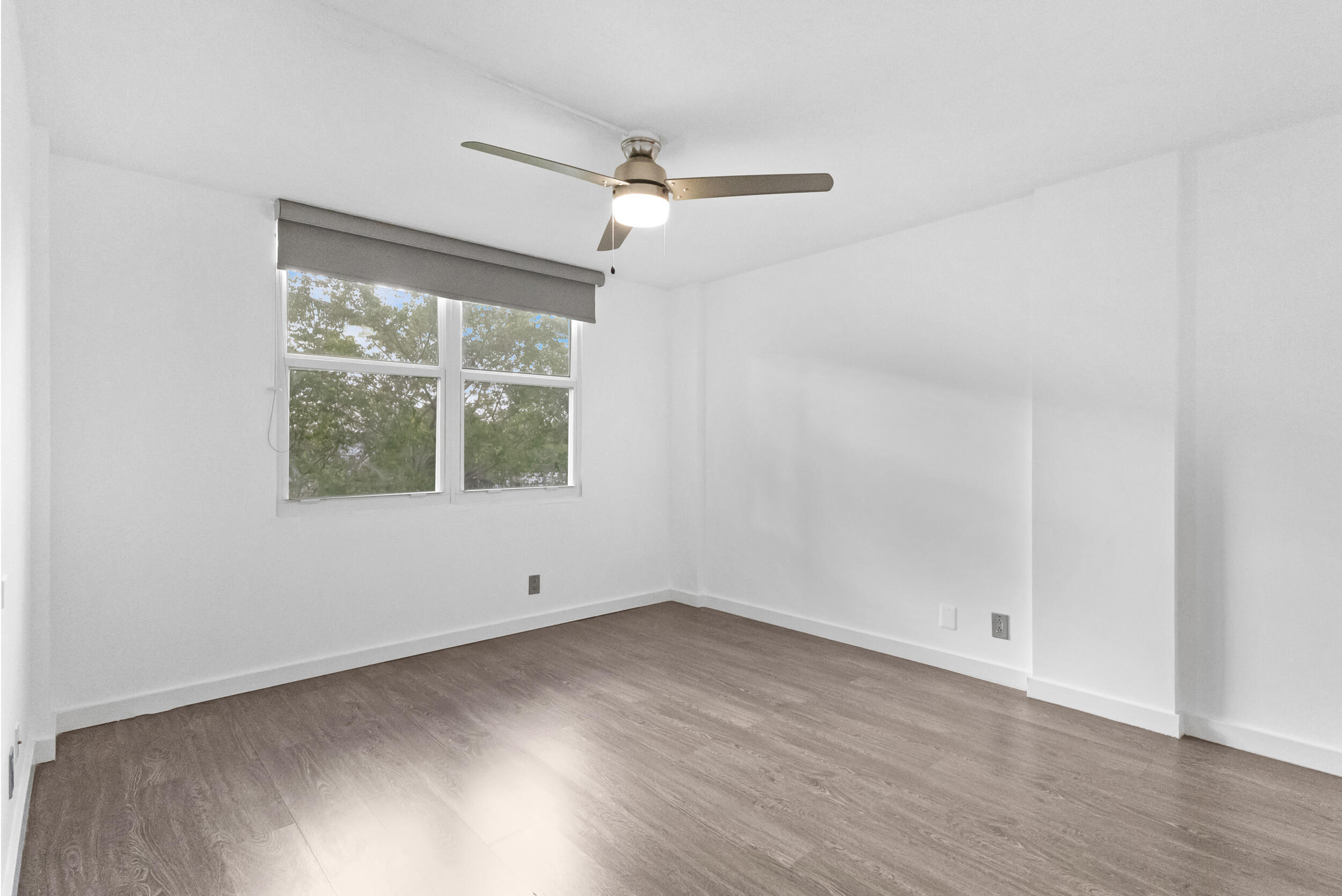 ROYAL PARK CONDO - Residential