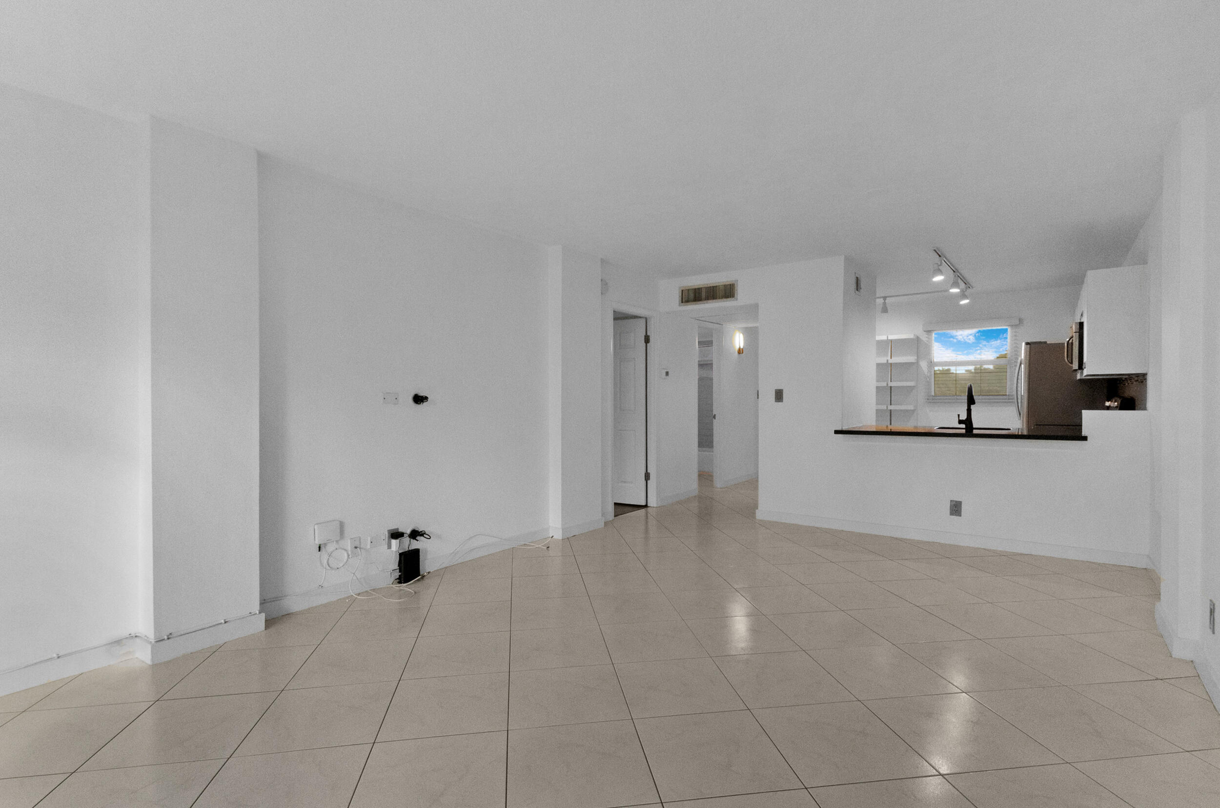 ROYAL PARK CONDO - Residential