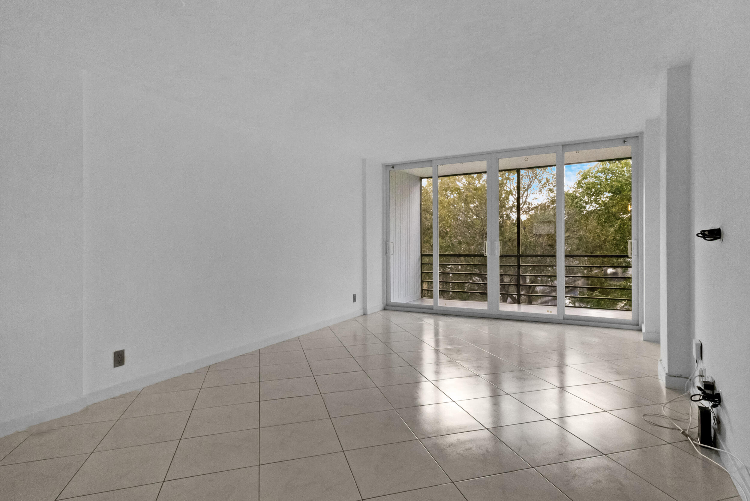 ROYAL PARK CONDO - Residential