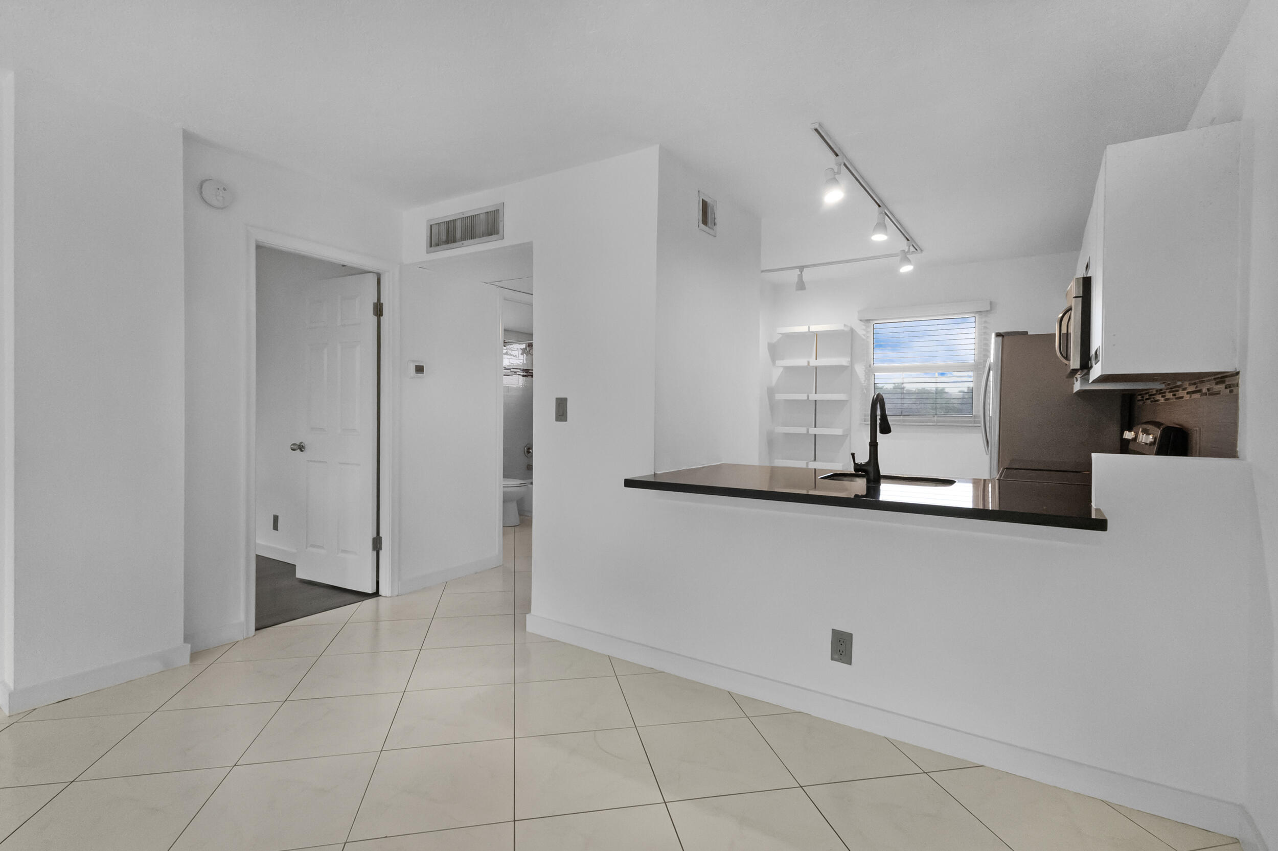 ROYAL PARK CONDO - Residential