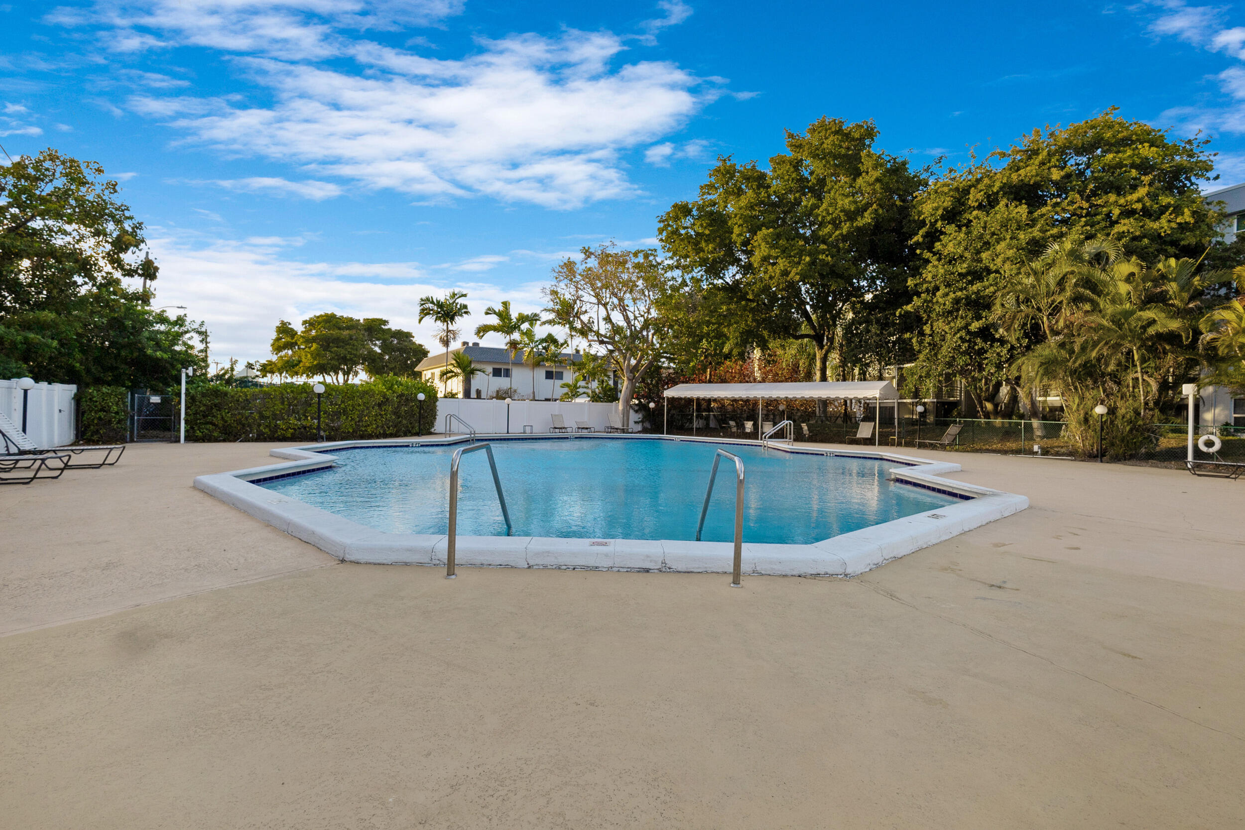 ROYAL PARK CONDO - Residential