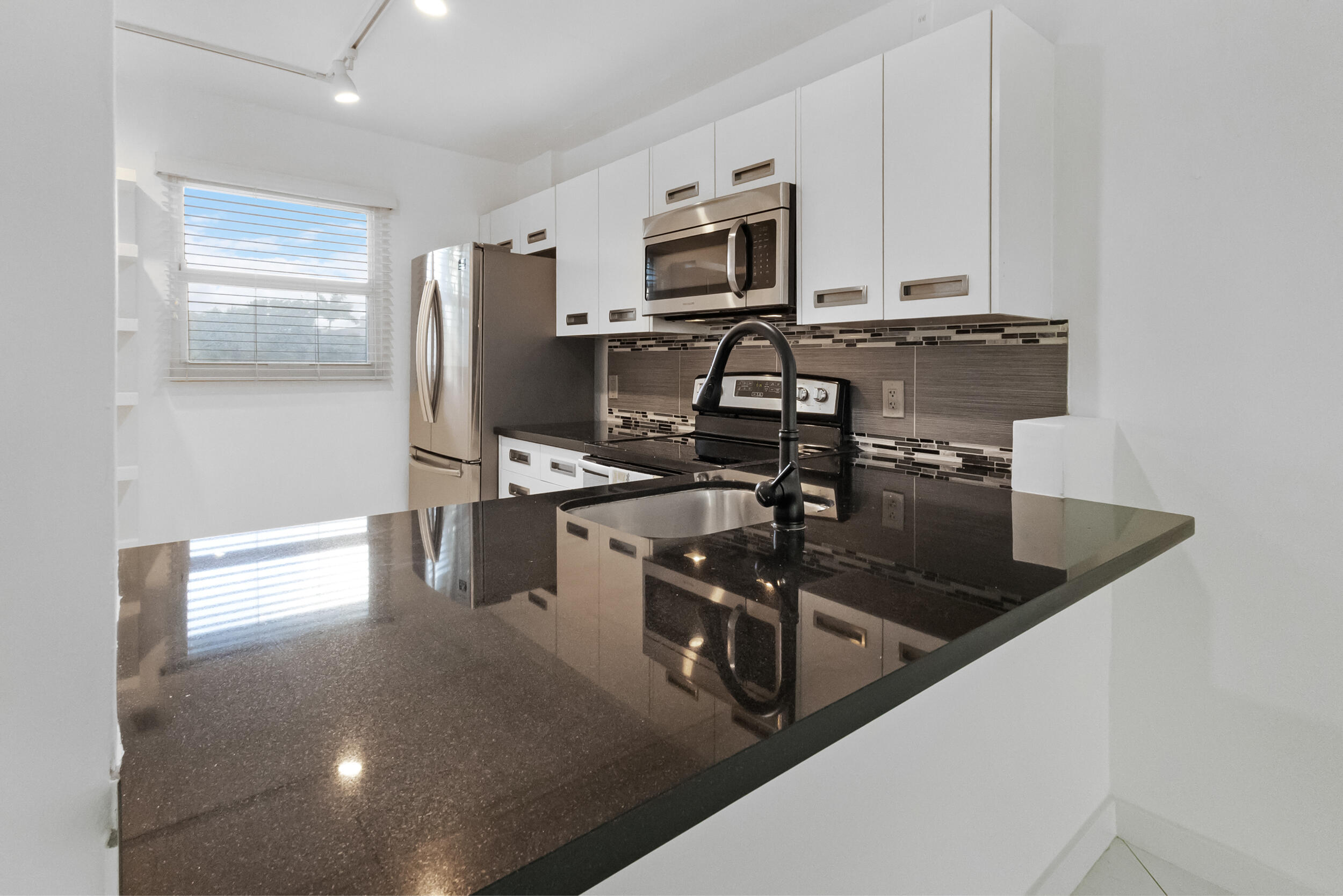 ROYAL PARK CONDO - Residential