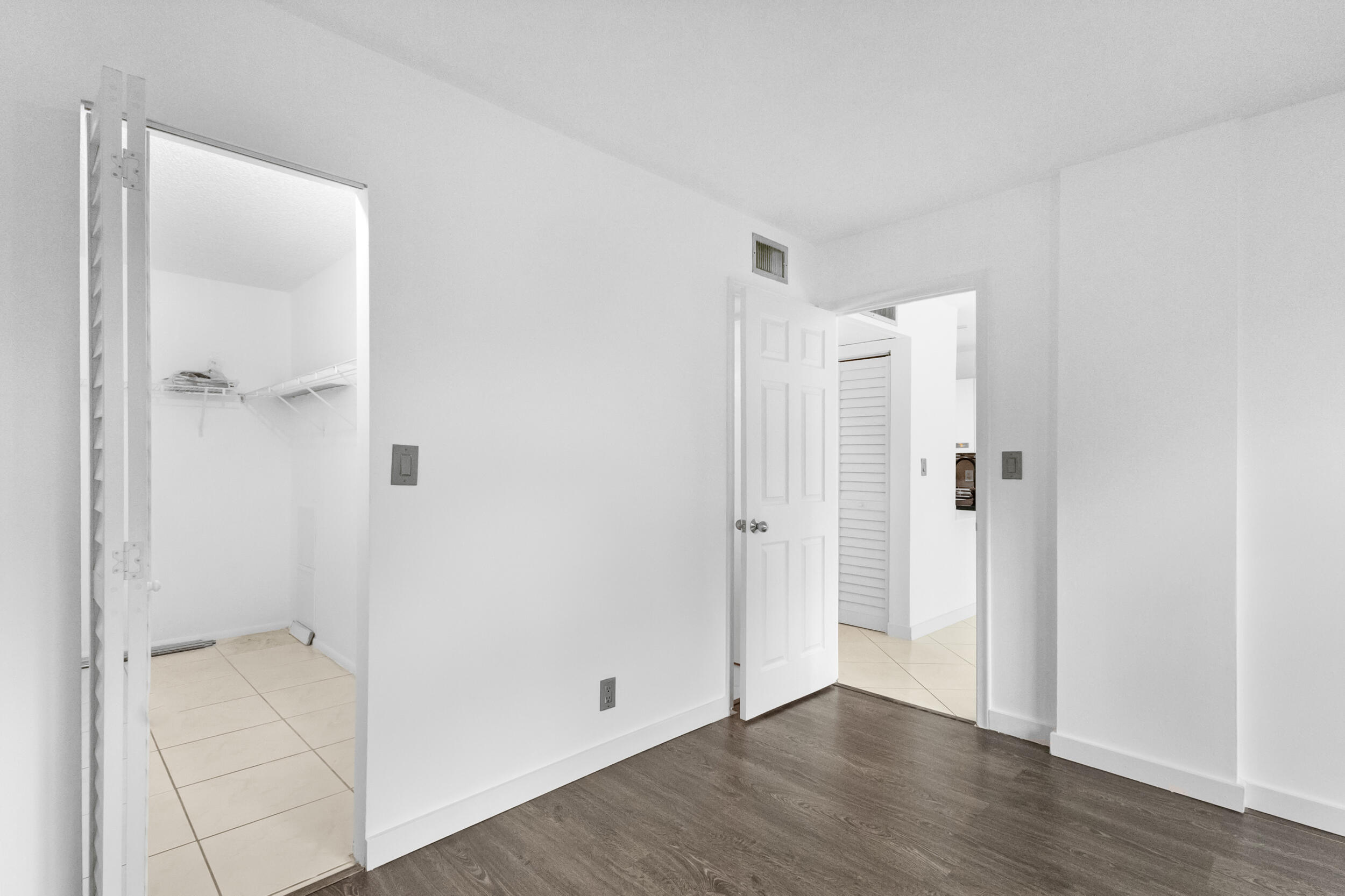 ROYAL PARK CONDO - Residential