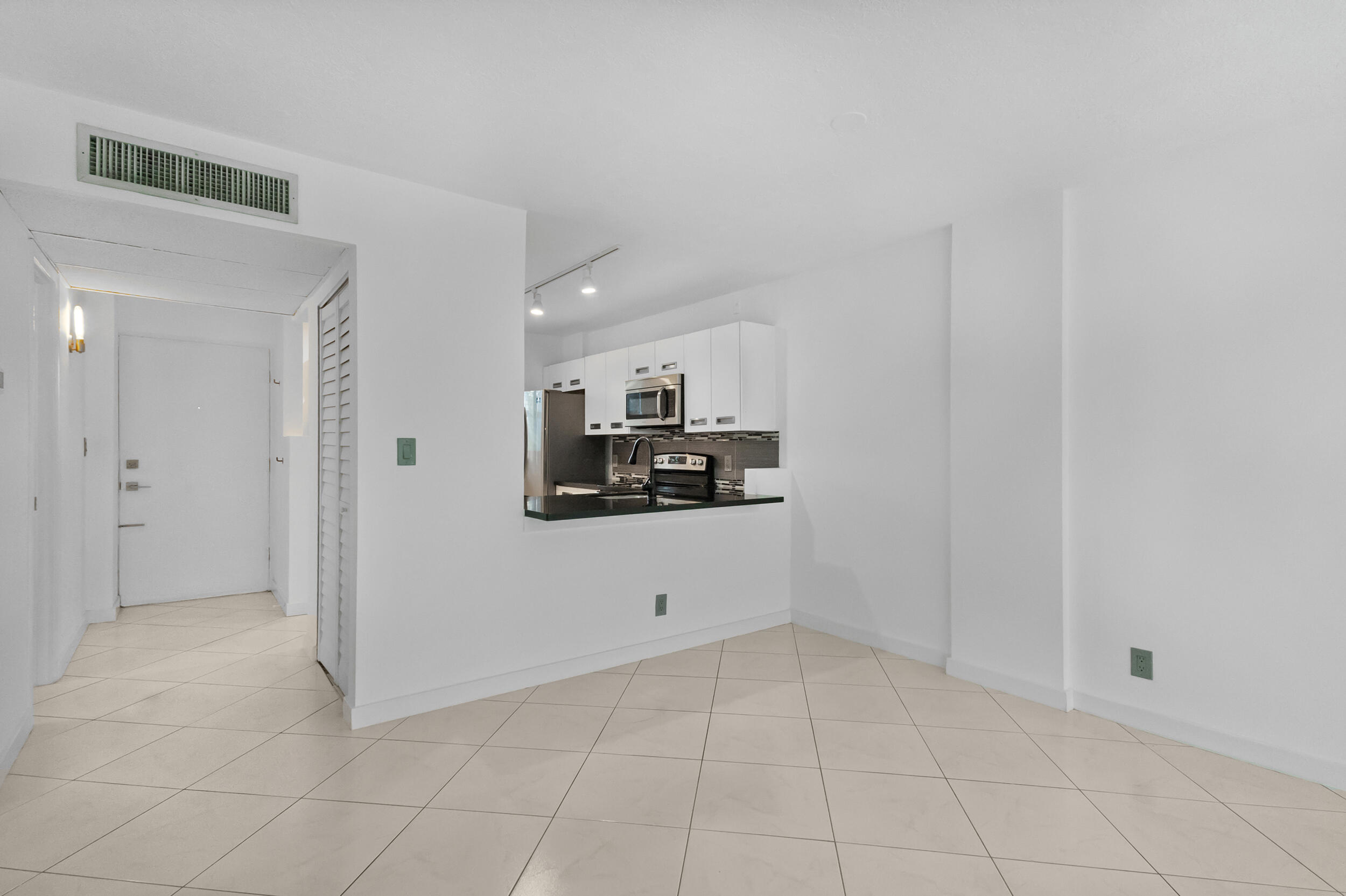 ROYAL PARK CONDO - Residential