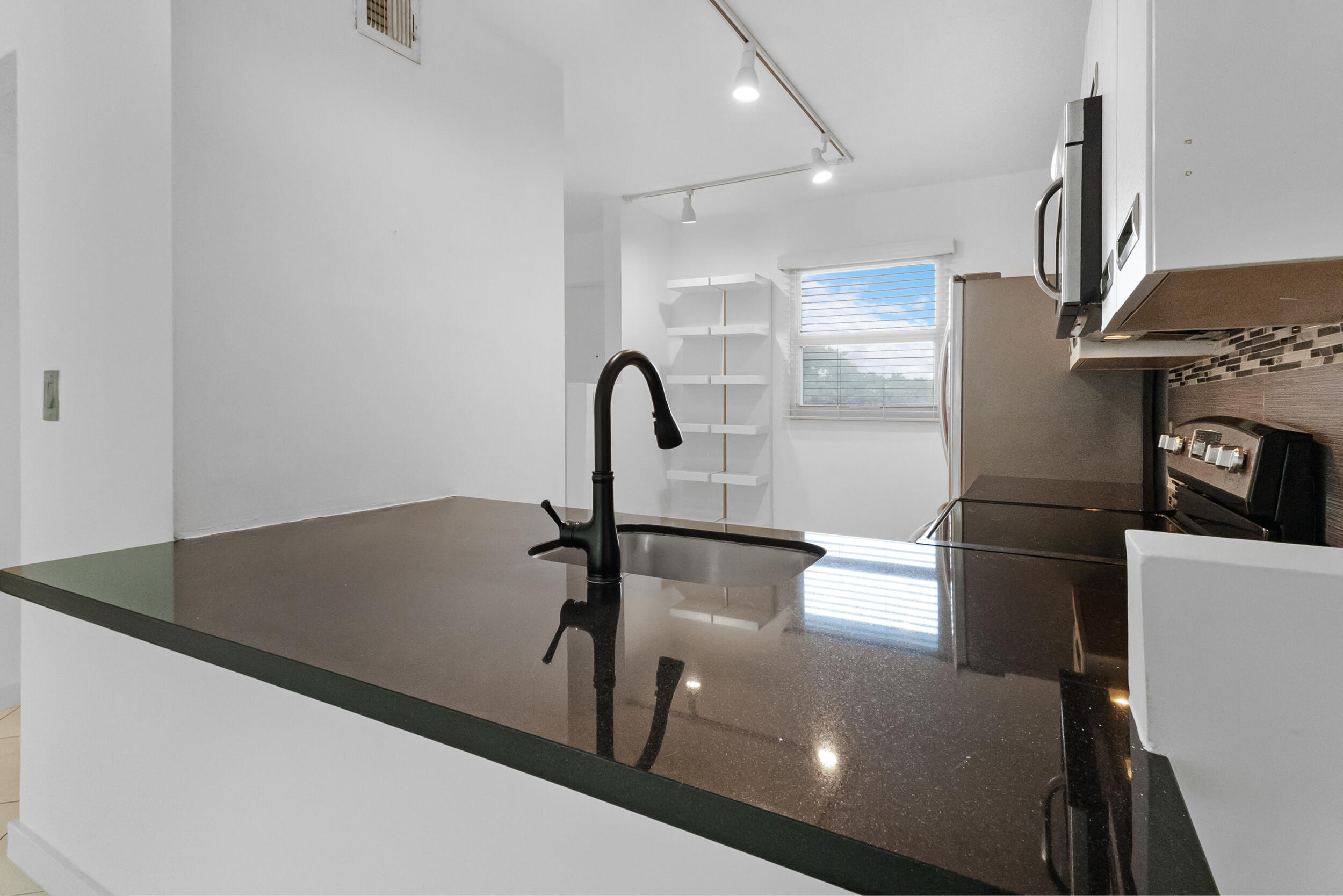 ROYAL PARK CONDO - Residential