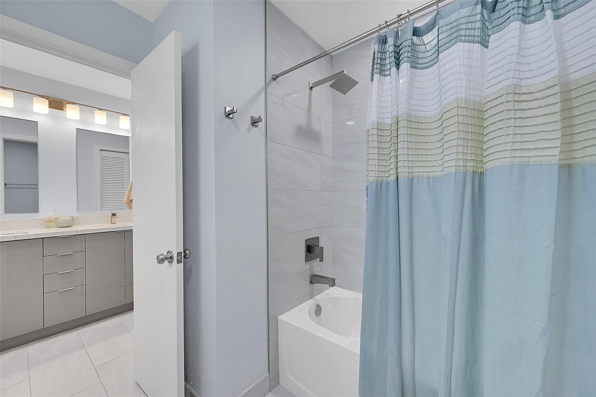 MAPLEWOOD - Residential
