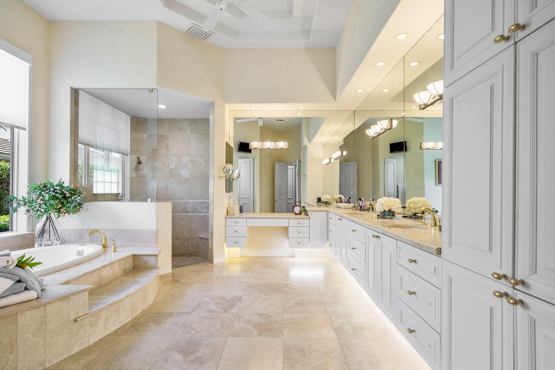 ROYAL PALM YACHT & COUNTR - Residential