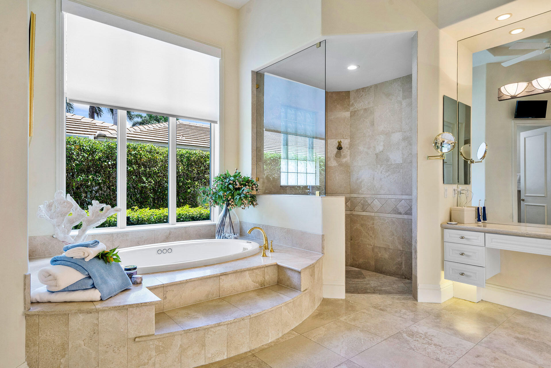 ROYAL PALM YACHT & COUNTR - Residential