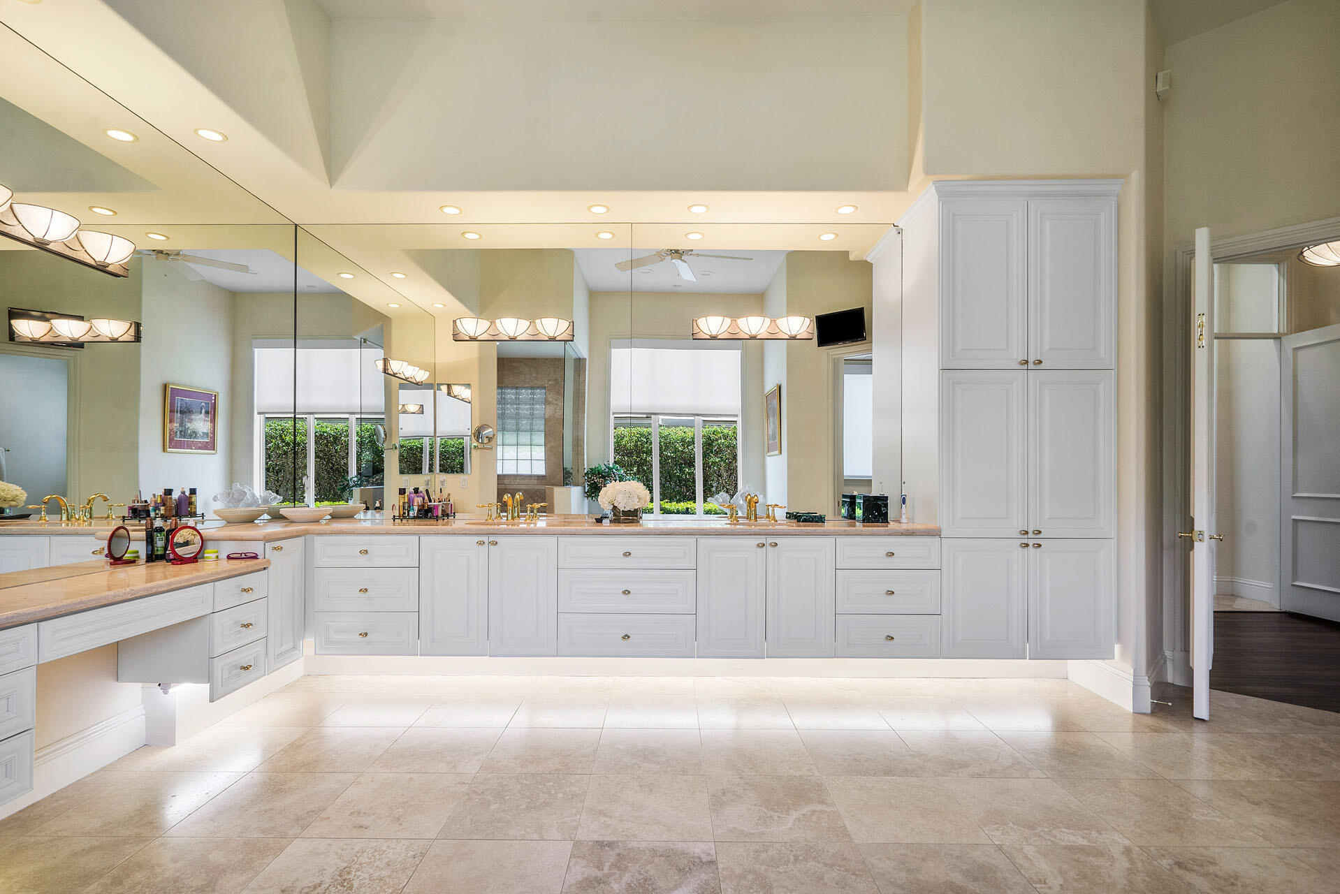 ROYAL PALM YACHT & COUNTR - Residential