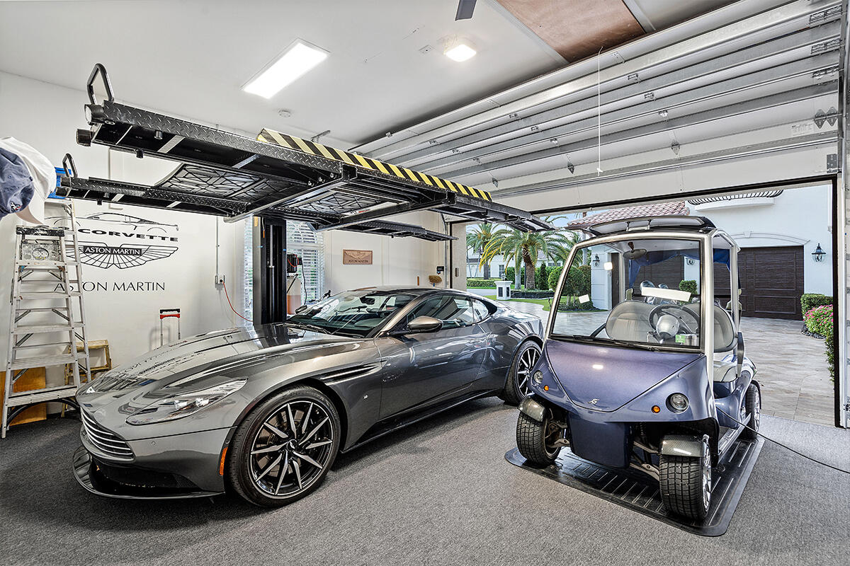 ROYAL PALM YACHT & COUNTR - Residential