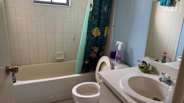 5866 SE Mitzi Ln