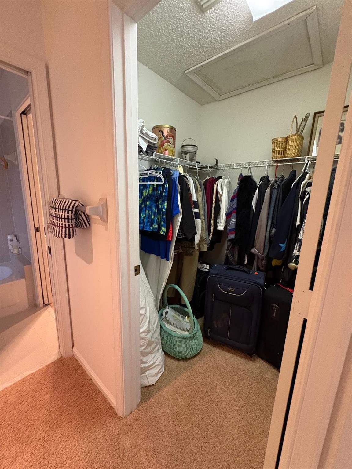 HOLIDAY SPRINGS EAST - Residential Lease
