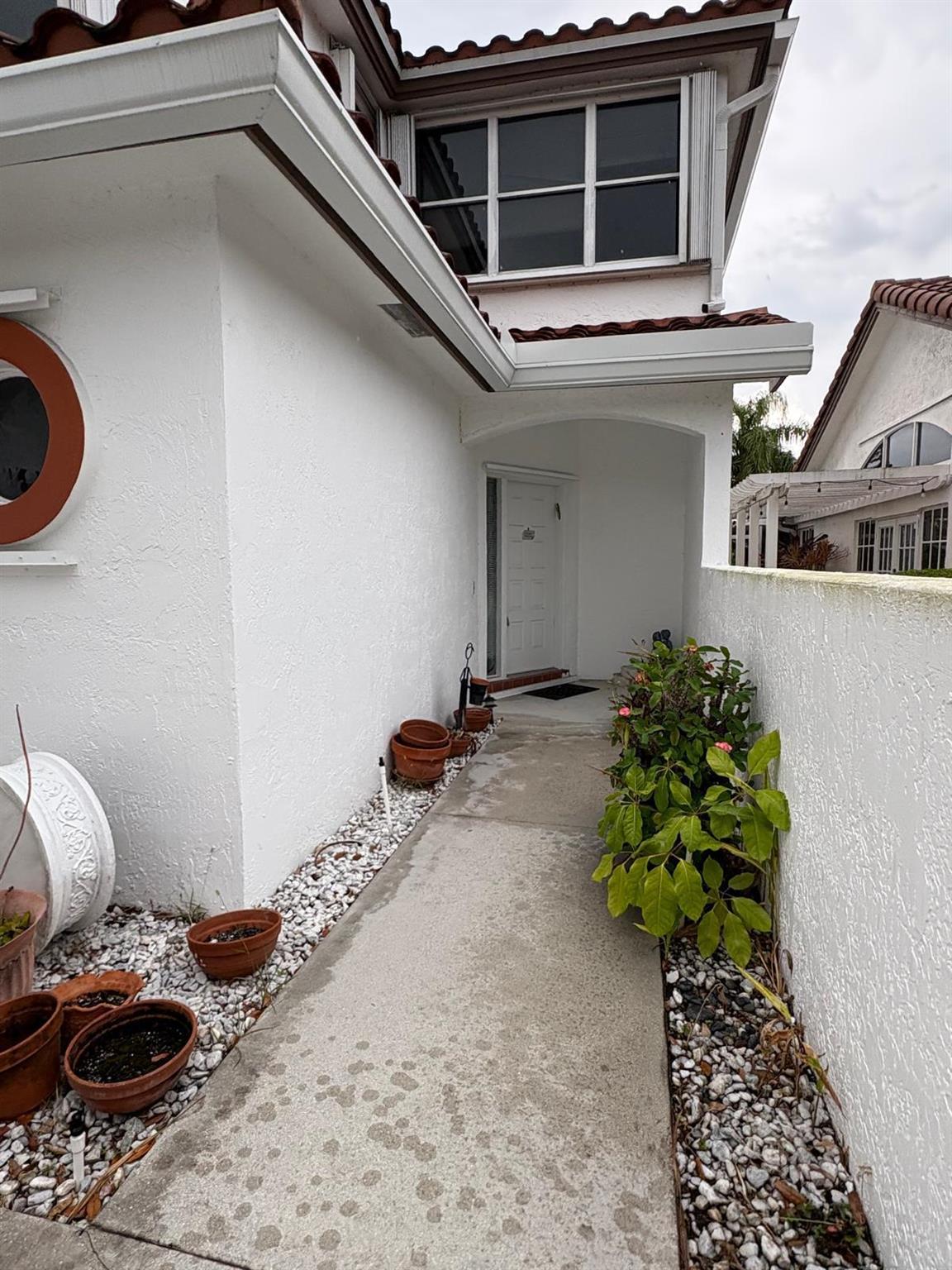 HOLIDAY SPRINGS EAST - Residential Lease