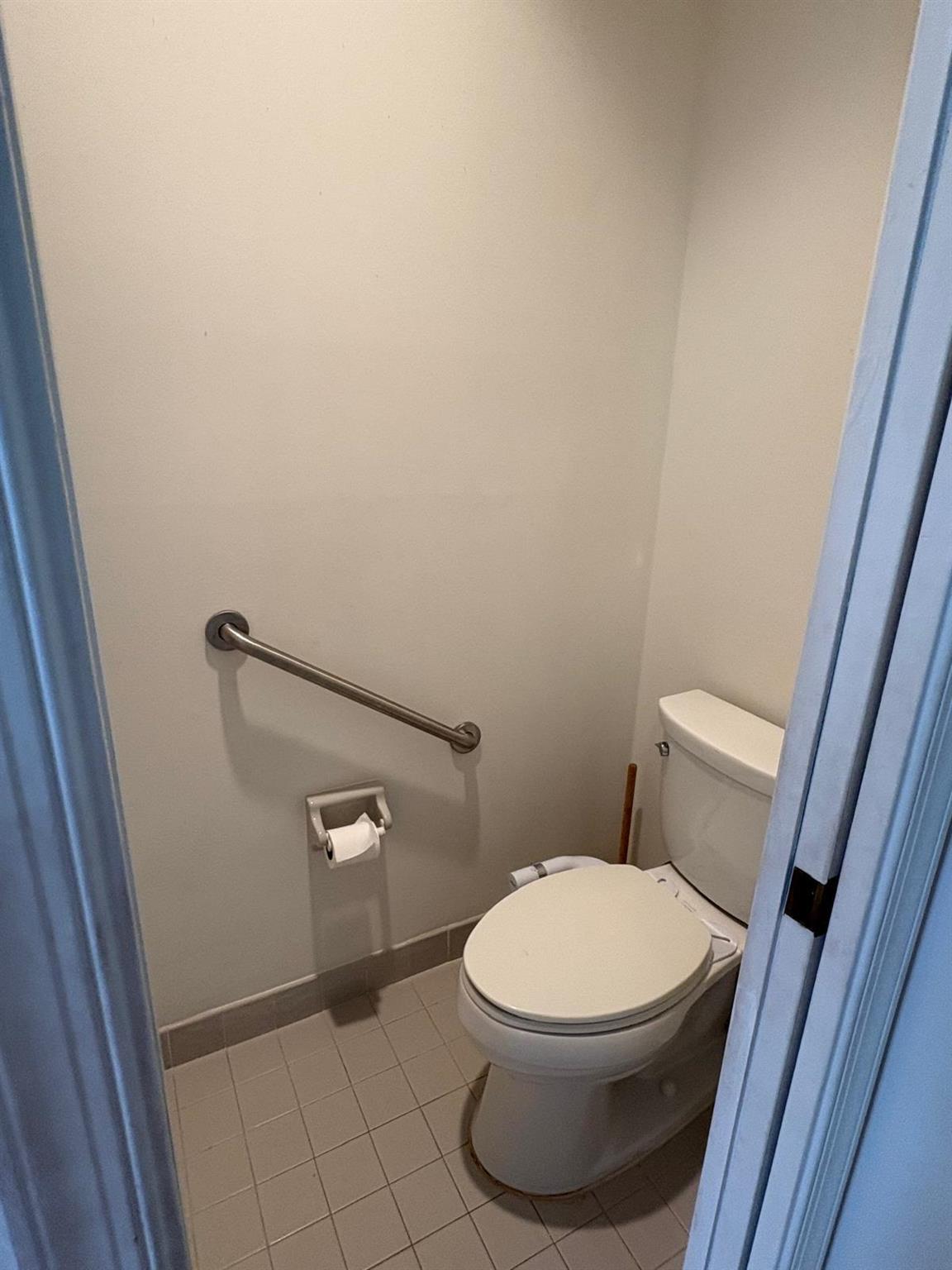 HOLIDAY SPRINGS EAST - Residential Lease