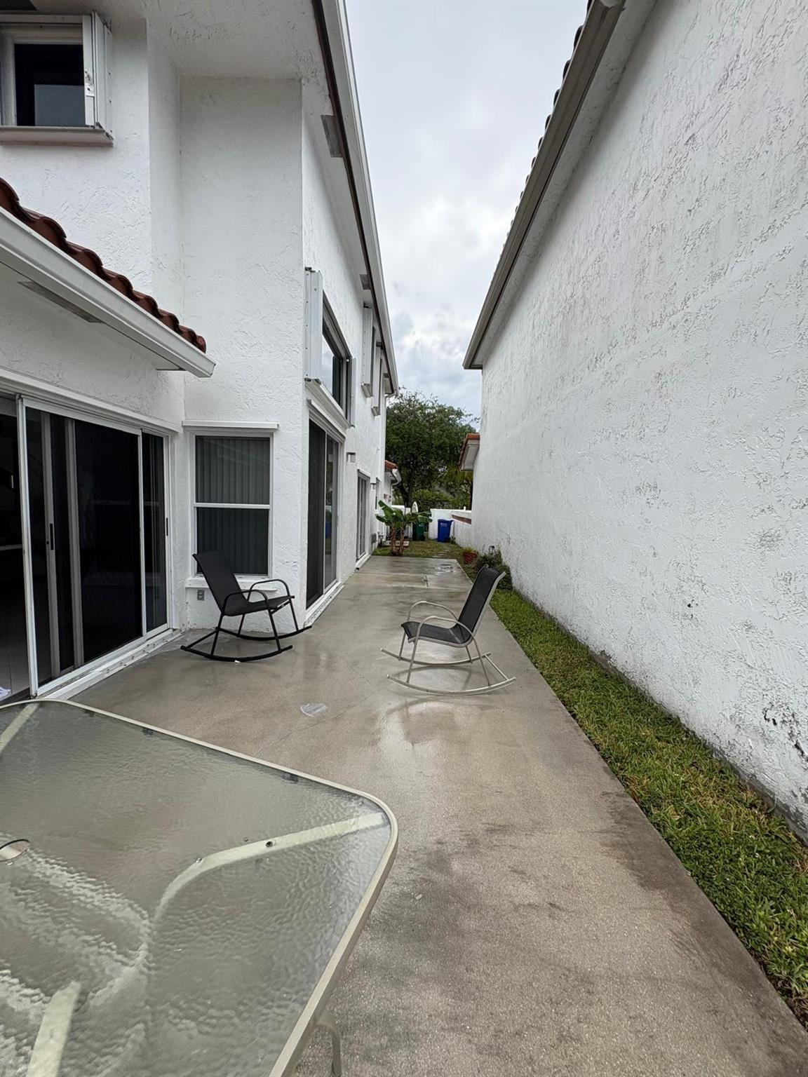 HOLIDAY SPRINGS EAST - Residential Lease