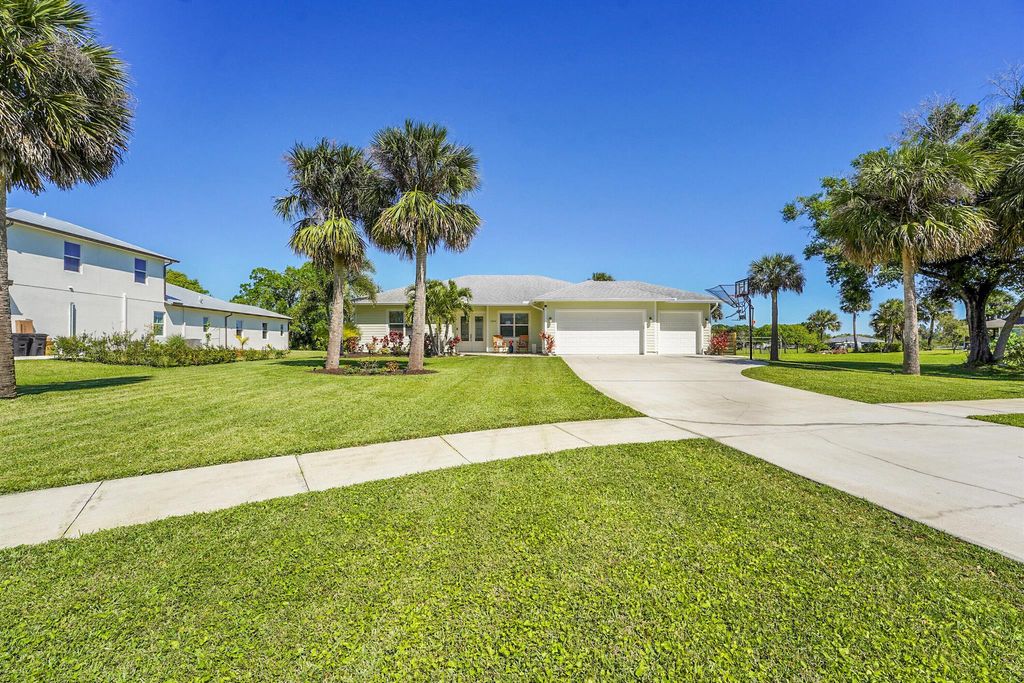 Photo of 1404 Lone Pine Drive, Fort Pierce, FL 34982 (MLS # R11065858)