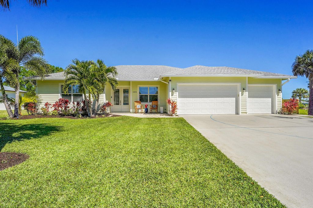 Photo of 1404 Lone Pine Drive, Fort Pierce, FL 34982 (MLS # R11065858)