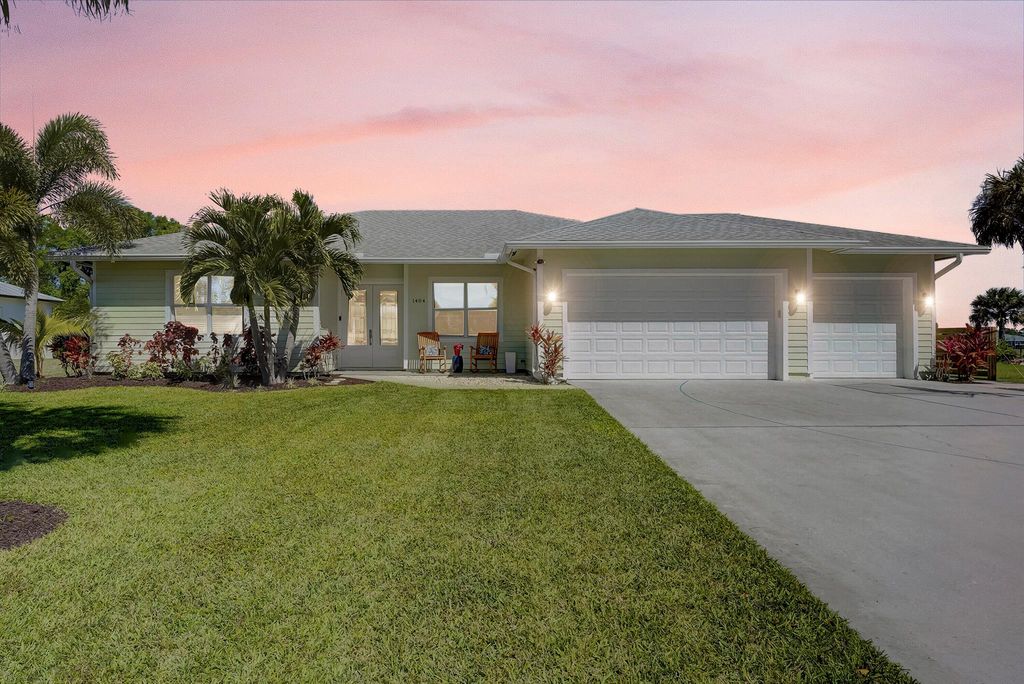 Photo of 1404 Lone Pine Drive, Fort Pierce, FL 34982 (MLS # R11065858)