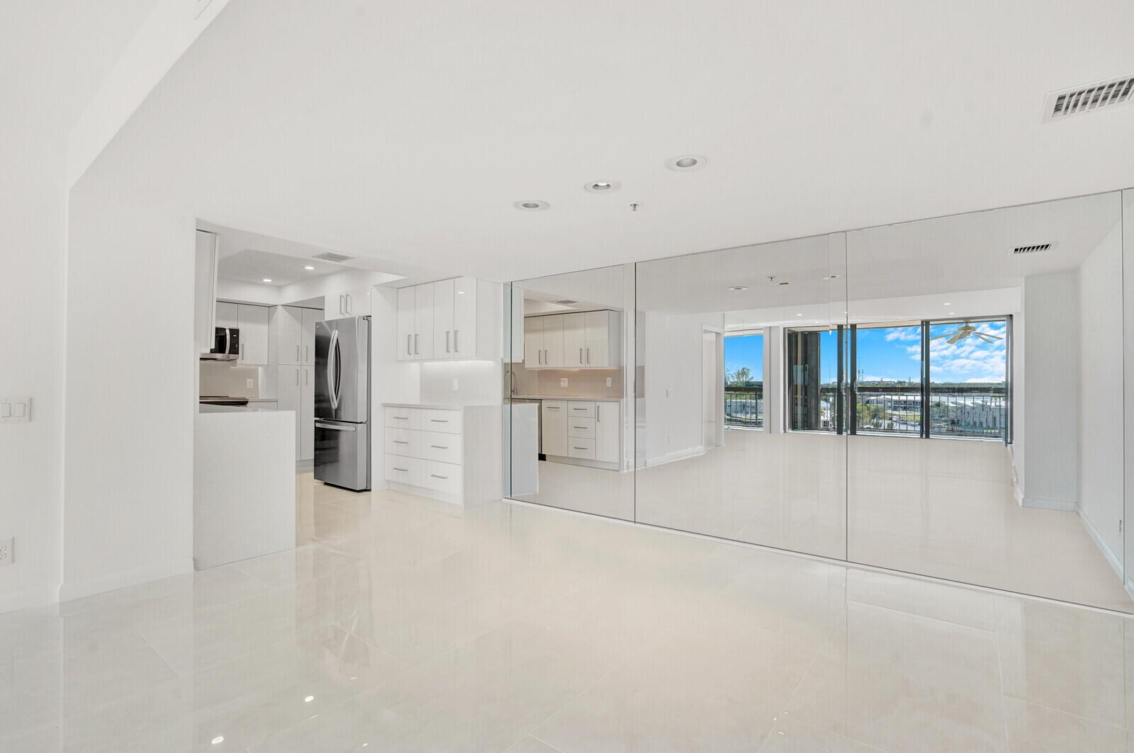 YACHT & RACQUET CLUB OF B - Residential Lease