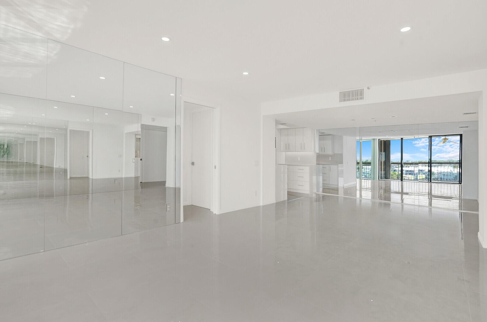 YACHT & RACQUET CLUB OF B - Residential Lease