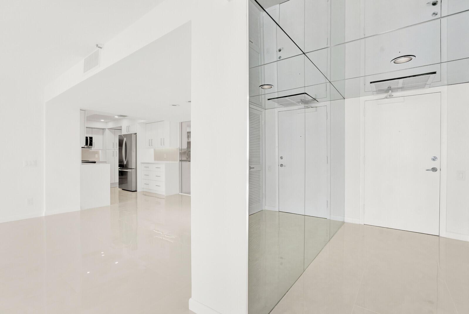 YACHT & RACQUET CLUB OF B - Residential Lease