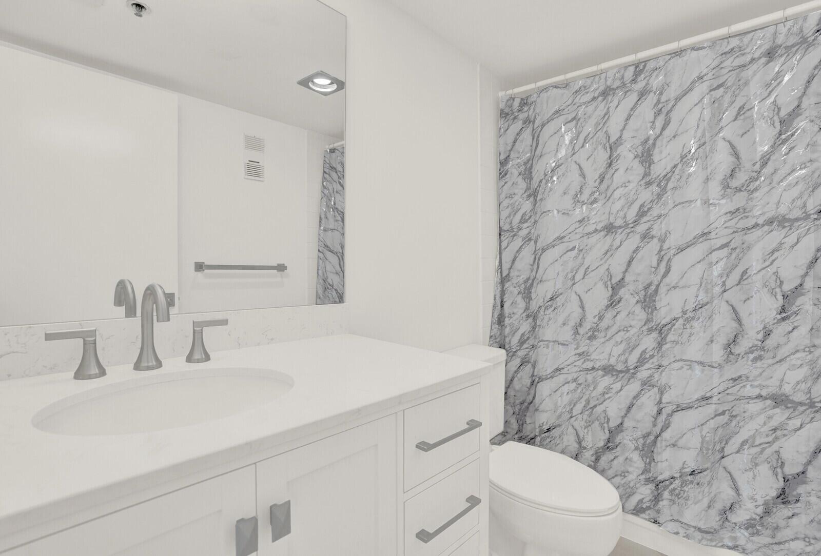 YACHT & RACQUET CLUB OF B - Residential Lease