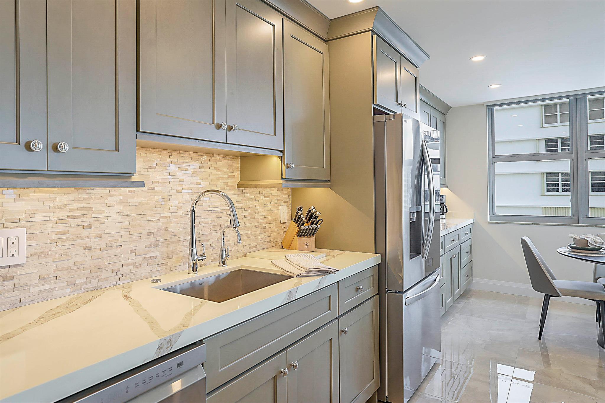 BOCA TOWERS CONDO PORTION - Residential Lease