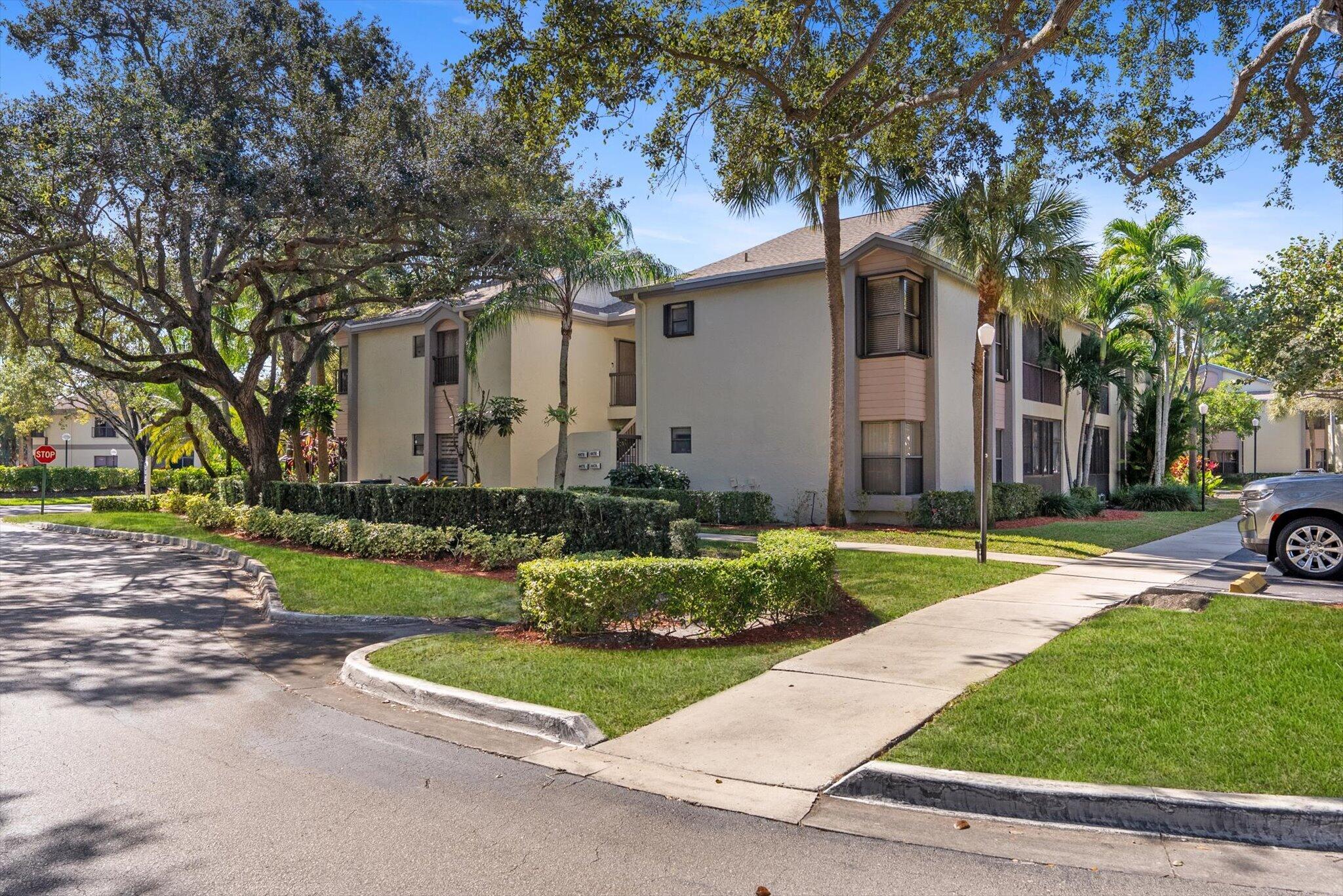 BAYWOOD VILLAGE III-B CONDO - Residential