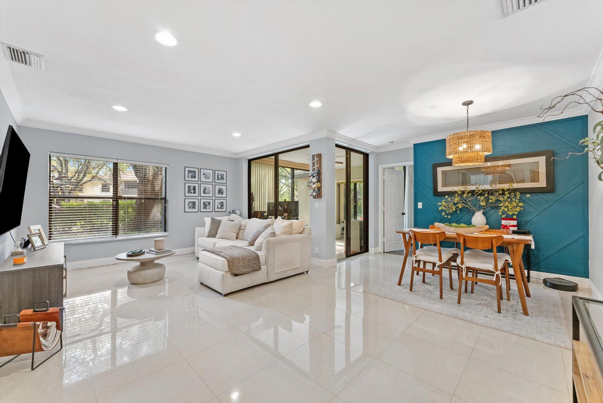 BAYWOOD VILLAGE III-B CONDO - Residential