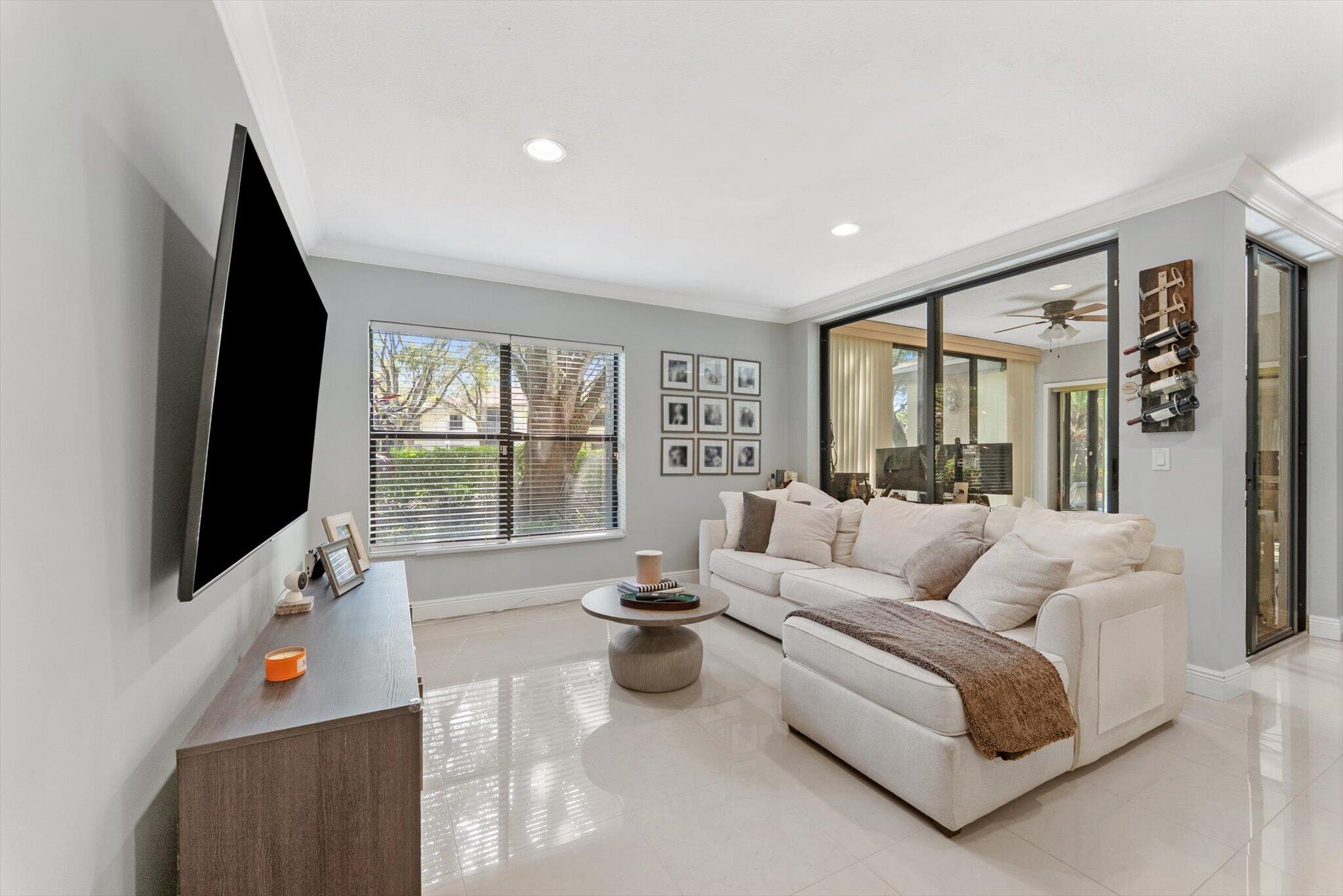 BAYWOOD VILLAGE III-B CONDO - Residential