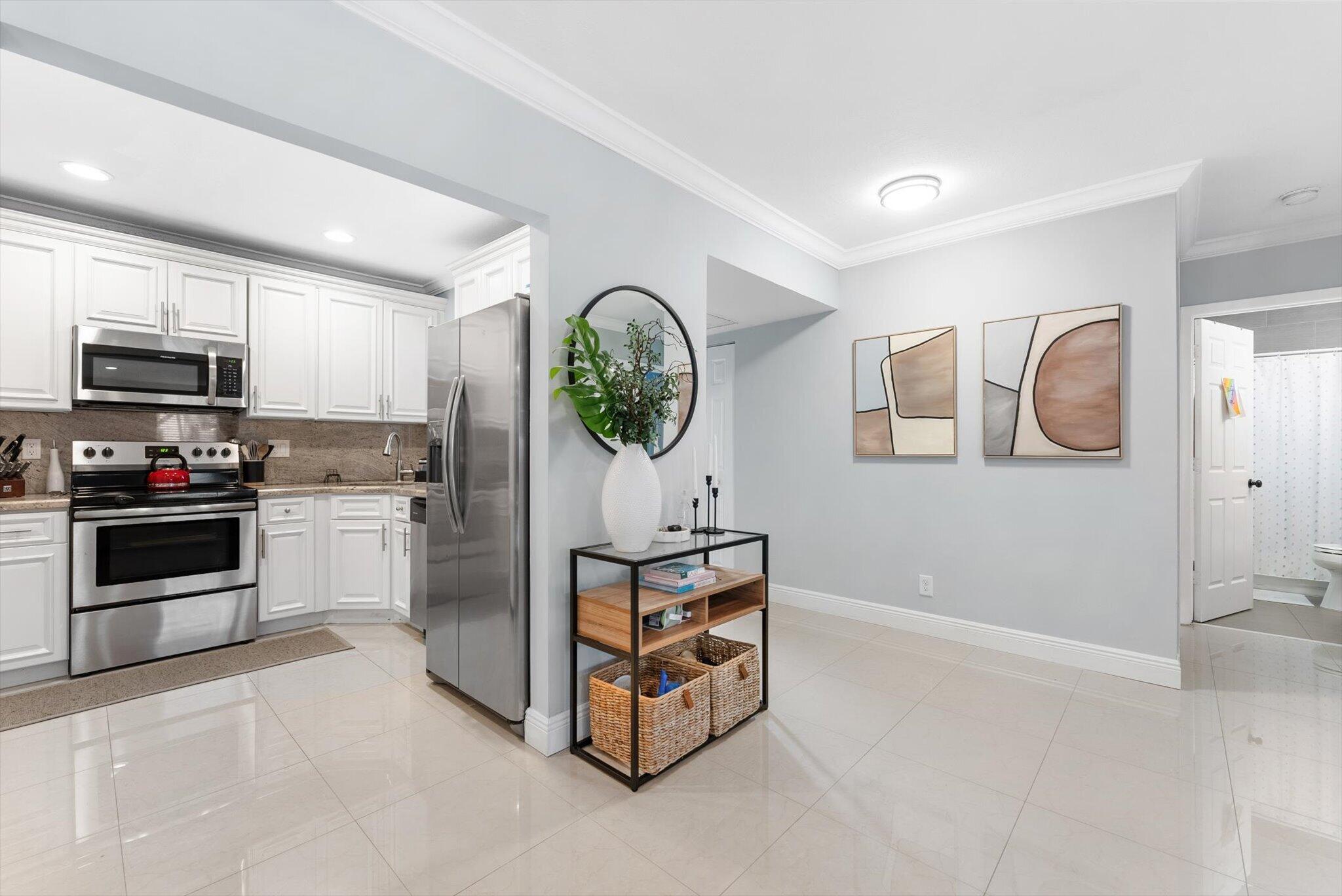 BAYWOOD VILLAGE III-B CONDO - Residential