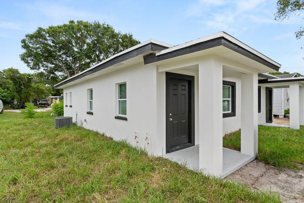 Photo of 606 S 13th Street #1, Fort Pierce, FL 34950 (MLS # F10515913)