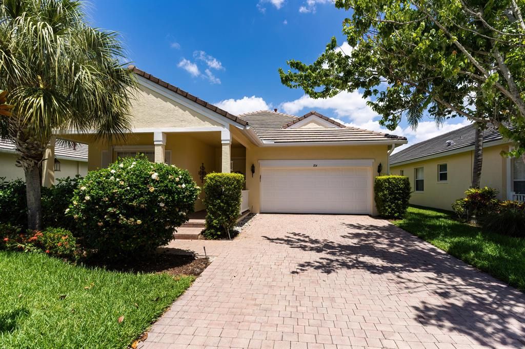 Photo of 184 NW Willow Grove Avenue, Port Saint Lucie, FL 34986 (MLS # R10713348)