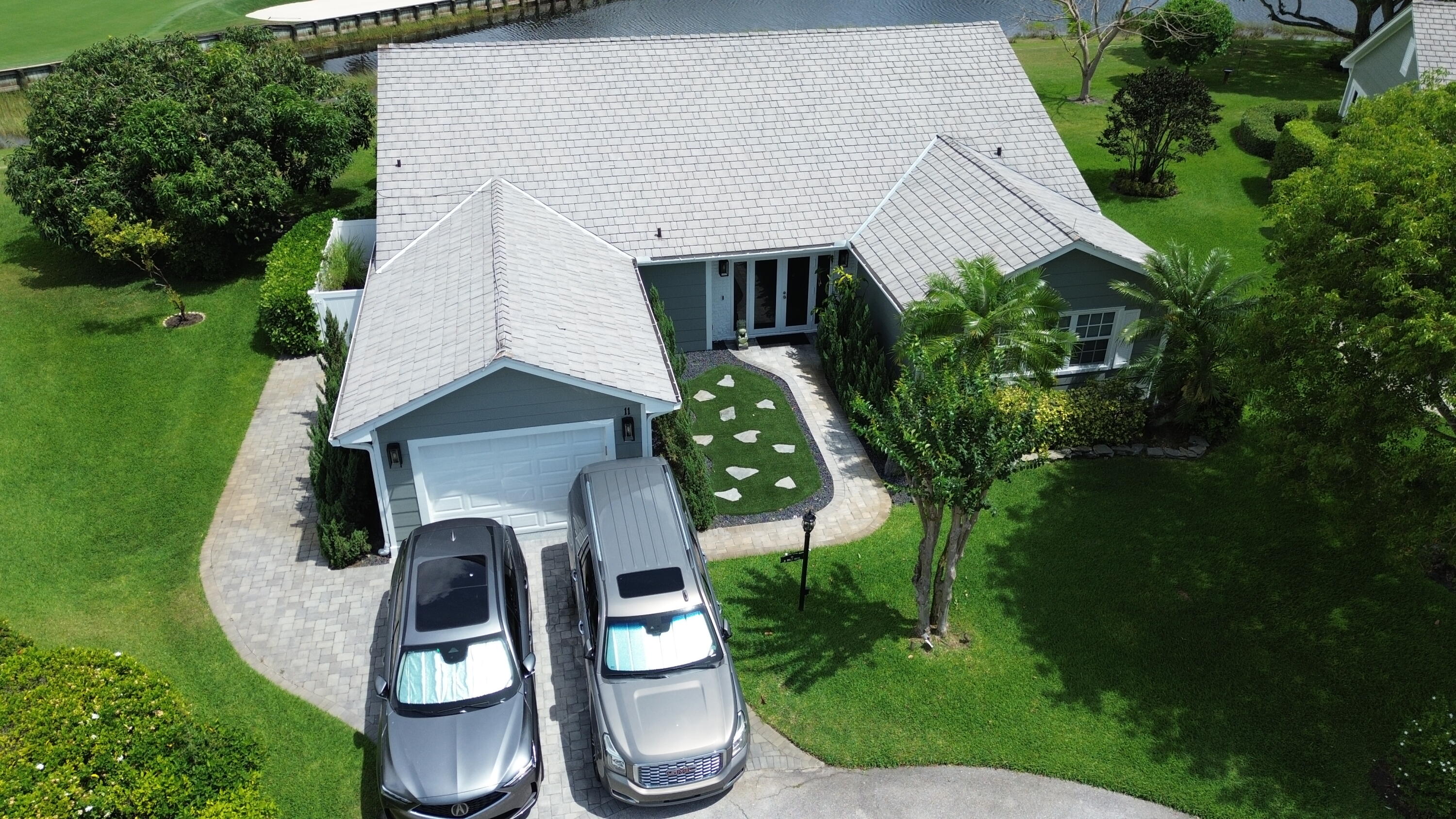 11 Holly Drive