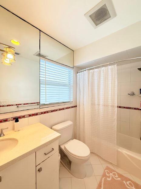 DELRAY DUNES HOLLY VILLAS CONDO - Residential