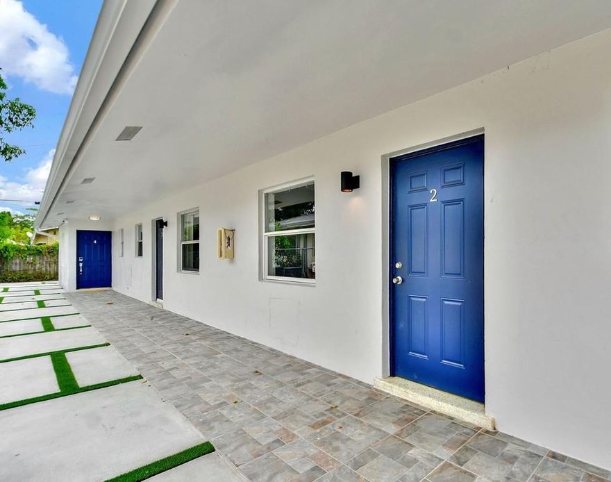 RAPID APPROVAL! Large 2 Bedroom + 1 Bathroom located in Riverside Park a mile away from access to 95 and 595. Washer/Dryer in building. Close to Fort Lauderdale Airport, beaches, restaurants, Las Olas, grocery stores, and nightlife. Perfect for working professionals or a small family.