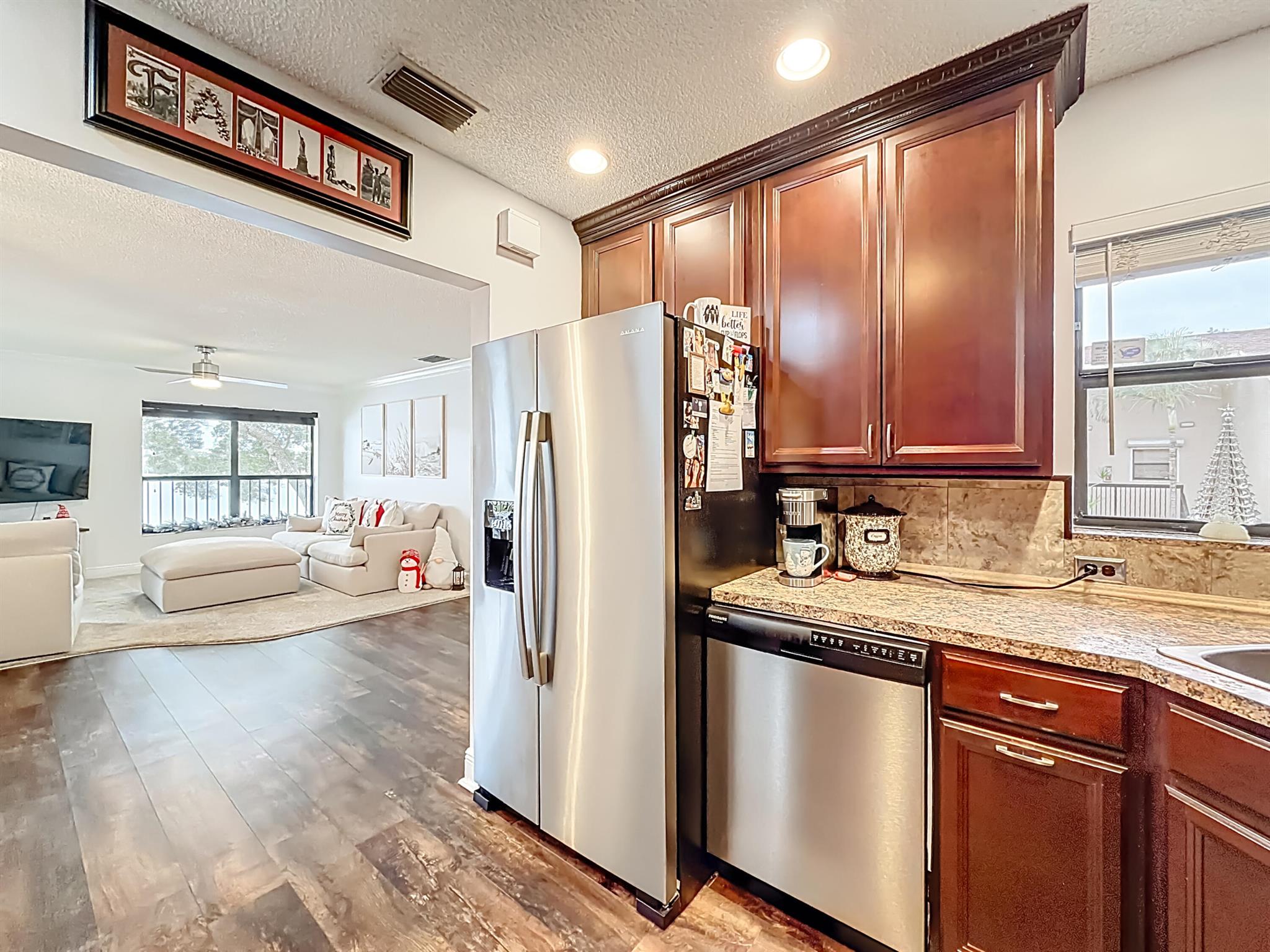 APPLEWOOD VILLAGE II-A CO - Residential Lease