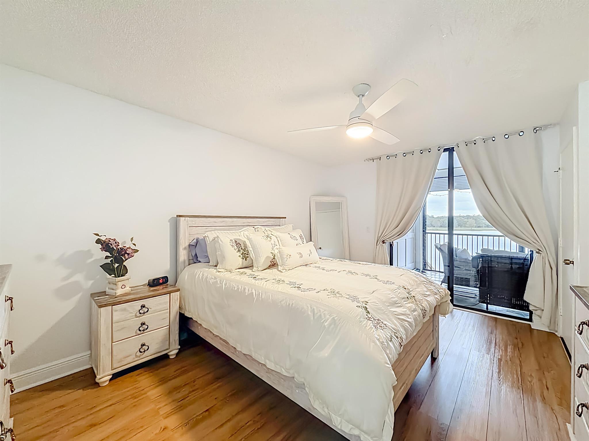 APPLEWOOD VILLAGE II-A CO - Residential Lease