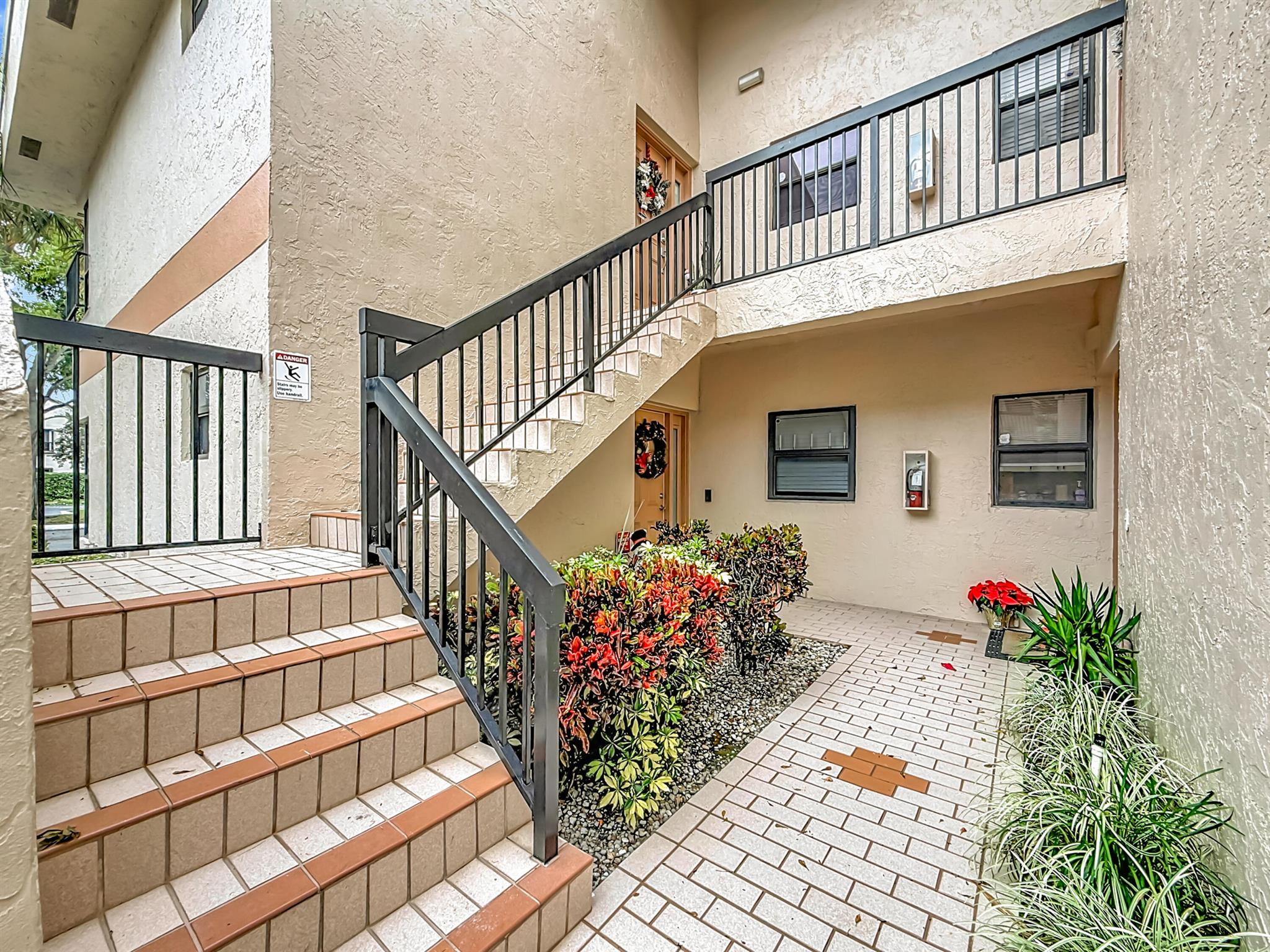 APPLEWOOD VILLAGE II-A CO - Residential Lease