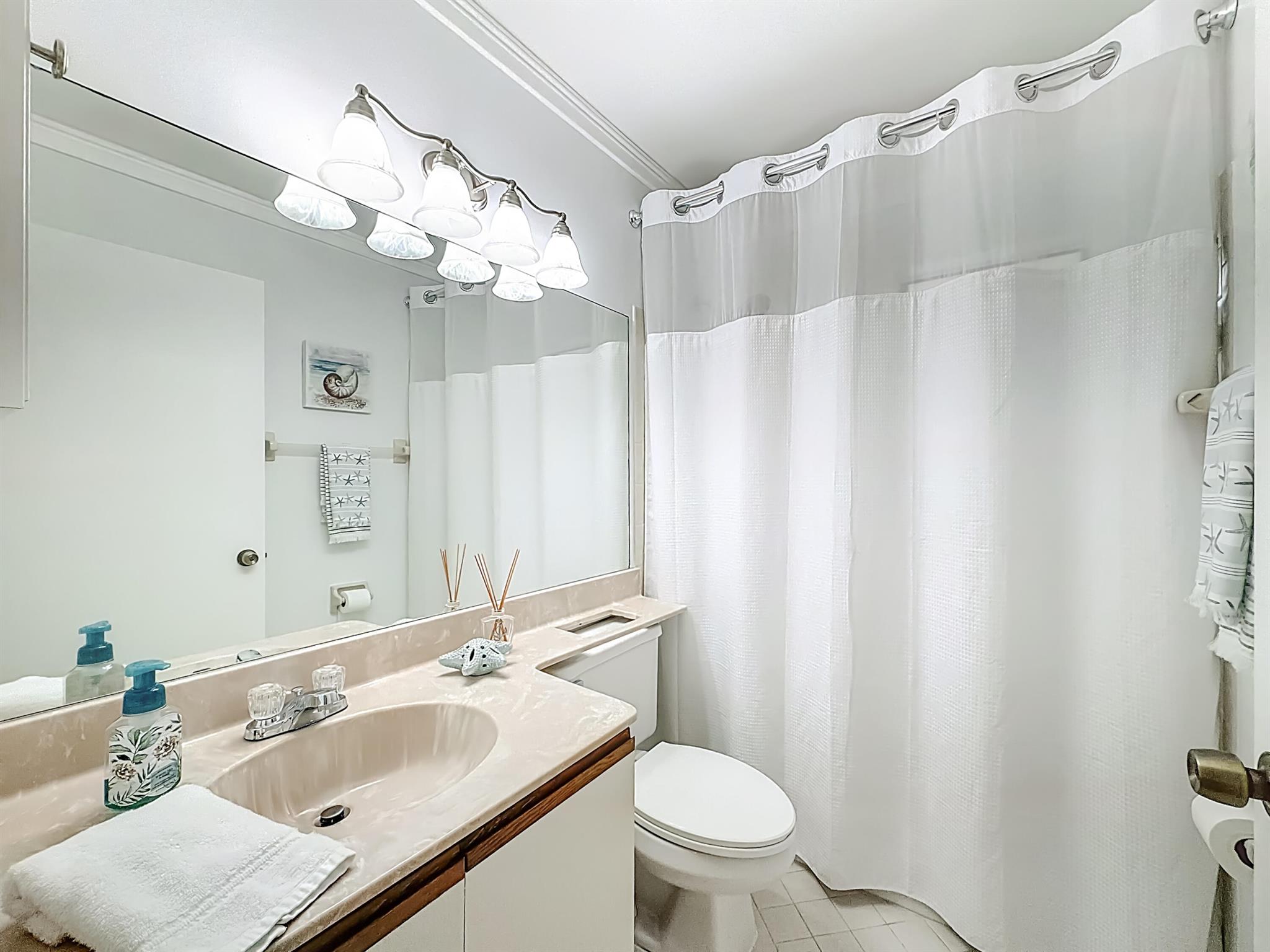 APPLEWOOD VILLAGE II-A CO - Residential Lease