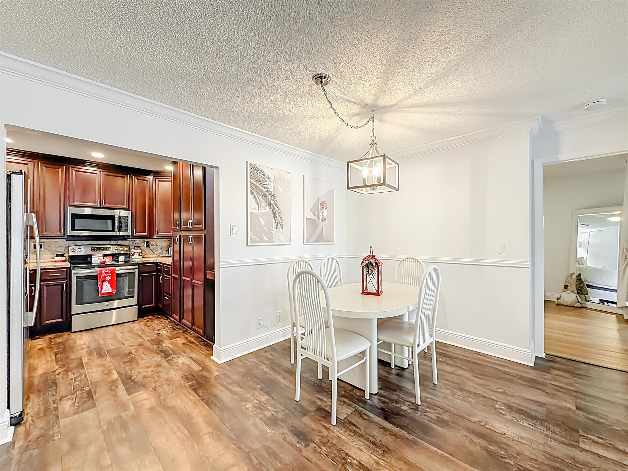 APPLEWOOD VILLAGE II-A CO - Residential Lease