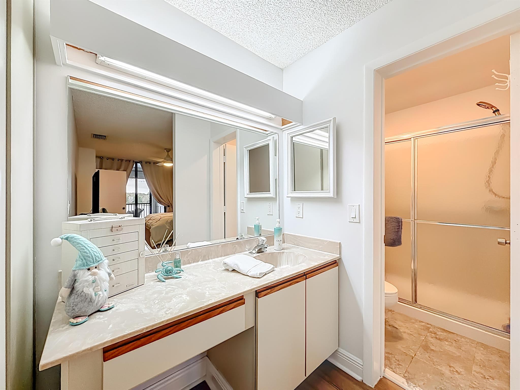 APPLEWOOD VILLAGE II-A CO - Residential Lease