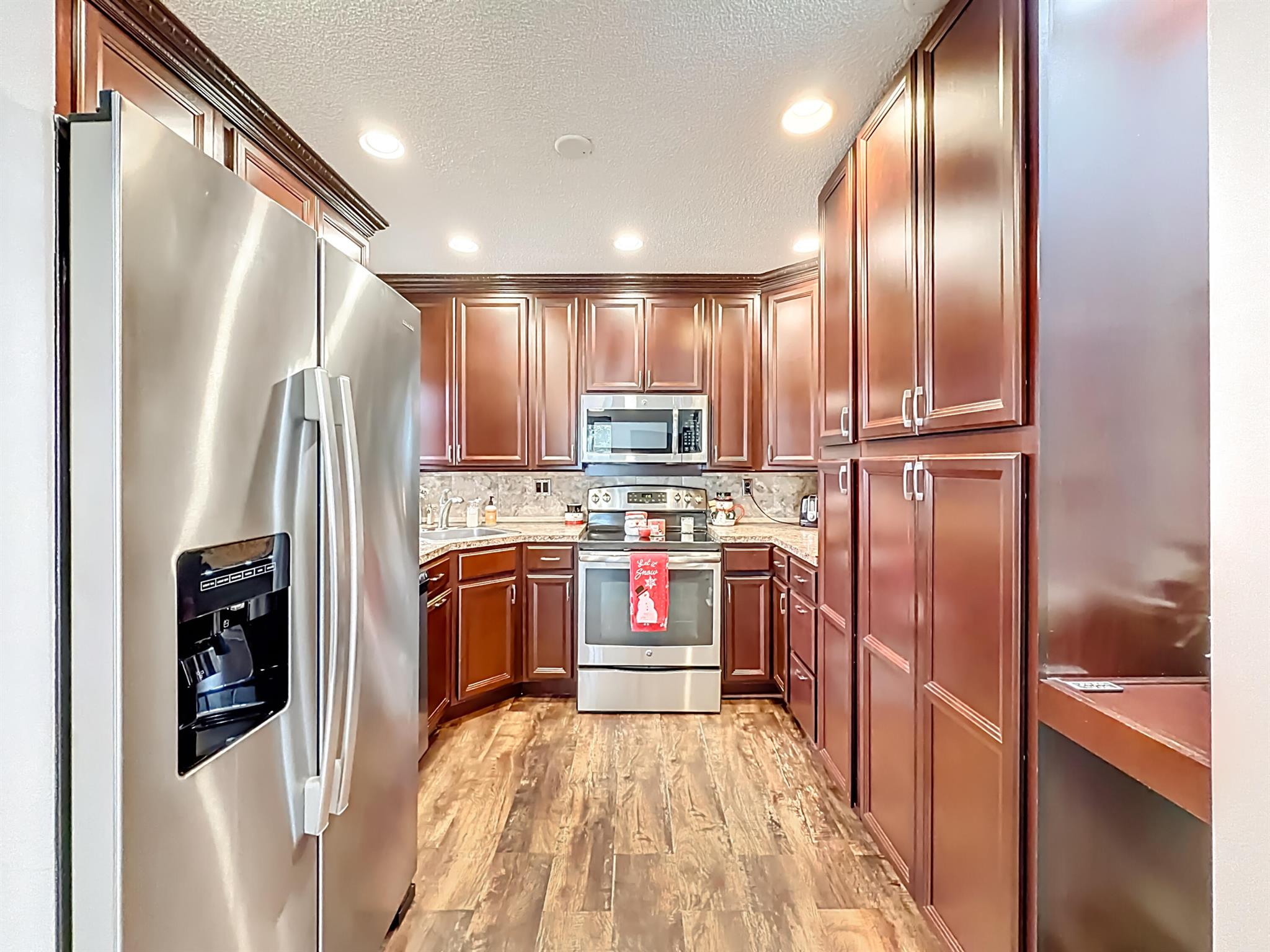 APPLEWOOD VILLAGE II-A CO - Residential Lease